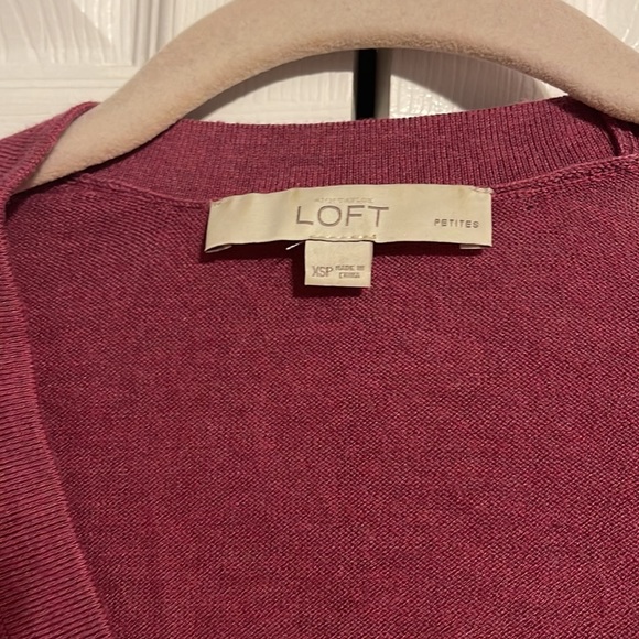LOFT long sleeve button down v neck cardigan in burgundy size XSP NWOT - Picture 2 of 6